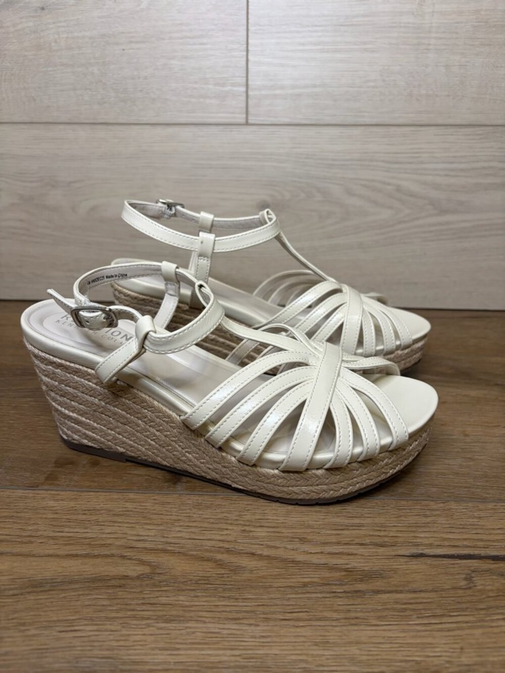 Kenneth Cole Reaction Capi White Strappy Espadrille Wedge Sandals 8M
